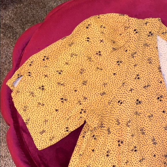 Urban Outfitters cute yellow gold & black top XS​ - Picture 7 of 16